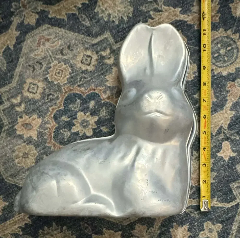 Vintage Wilton 3D Standing Easter Bunny Cake Pan Mold